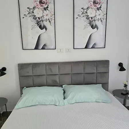 Pink Hub No 2 In The Heart Of Tirana