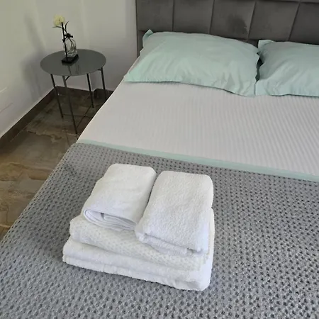 Pink Hub No 2 In The Heart Of *